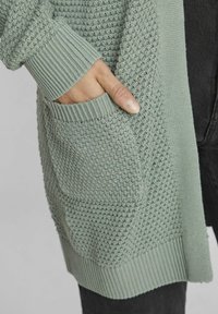 VILA Kofta - mottled light green