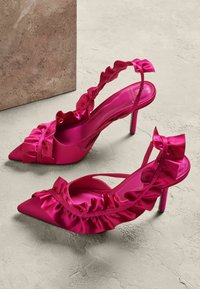 Next FOREVER COMFORT RUFFLE  - REGULAR FIT - Decolleté - pink