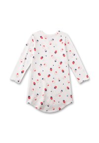 Weißes langärmeliges Kleid mit abgerundetem Saum, das ein Muster aus roten Erdbeeren und kleinen Herzen in Blau und Pink zeigt. Weiches Baumwollmaterial.