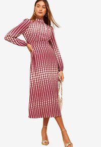 Friends Like These HIGH NECK LONG SLEEVE MIDI WITH DETAILING-REGULAR FIT - Vapaa-ajan mekko - red geo