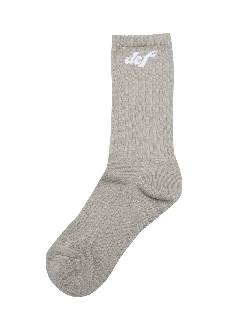 Grå ribbet sok med hvid "def" logo, lavet af blødt materiale. Har en sømløs tå og en mid-calf højde.