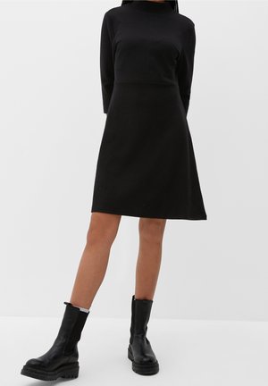 QS, Robe pull - black