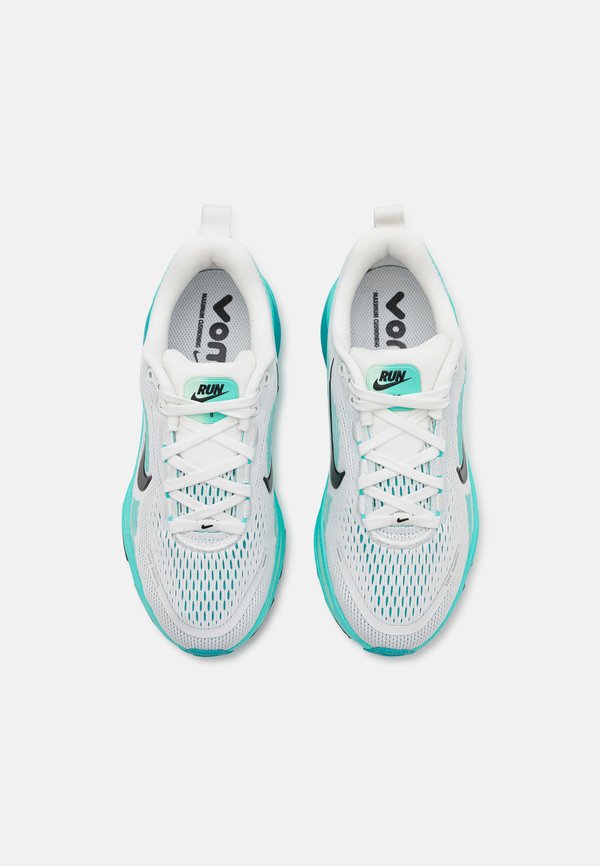 VOMERO UNISEX - Road running shoes2