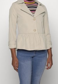 ONLY Petite Tunn jacka - beige