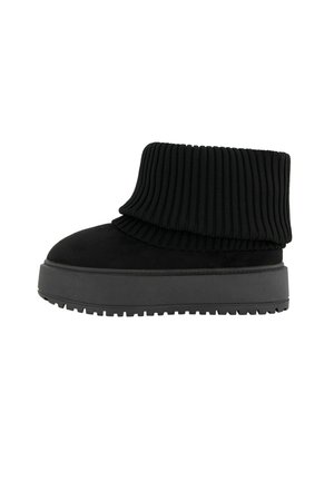 Bershka MIT FELL - Zimske čizme - black