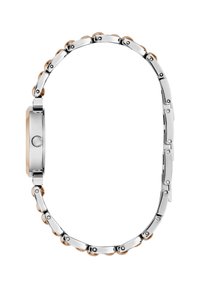 Ασημένιο και ροζ χρυσό μεταλλικό λουράκι ρολογιού με στρογγυλή κάσα και πλευρικό κορόνα, εμφανιζόμενο από το πλάι σε λευκό φόντο.