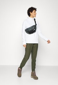 Athleta FARALLON - Calças de fato de treino - aspen olive