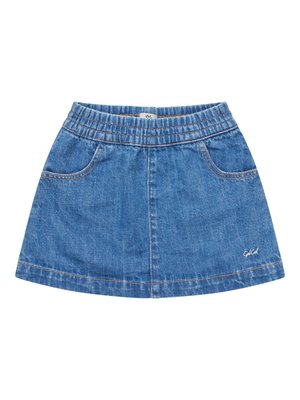 Gonna di jeans blu con vita elastica, tasche anteriori e piccolo logo bianco ricamato sul lato inferiore destro.