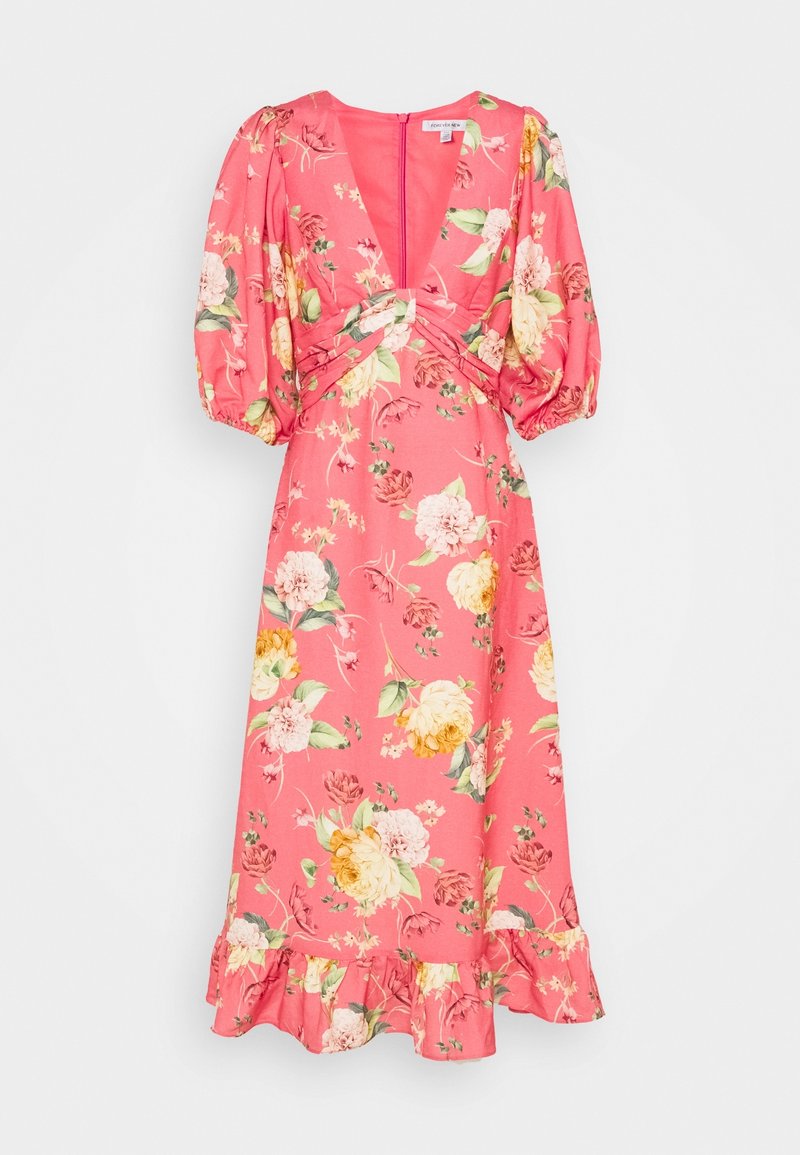 Korálové midi šaty s balónovými rukávy, volánkovým lemem, hlubokým výstřihem do V a květinovým potiskem v růžových, žlutých a zelených tónech.