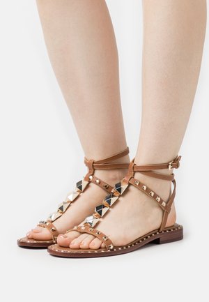Madden girl flight sandal Clearance