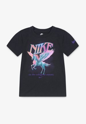 NKG PEGASUS TEE - T-shirts med print - black