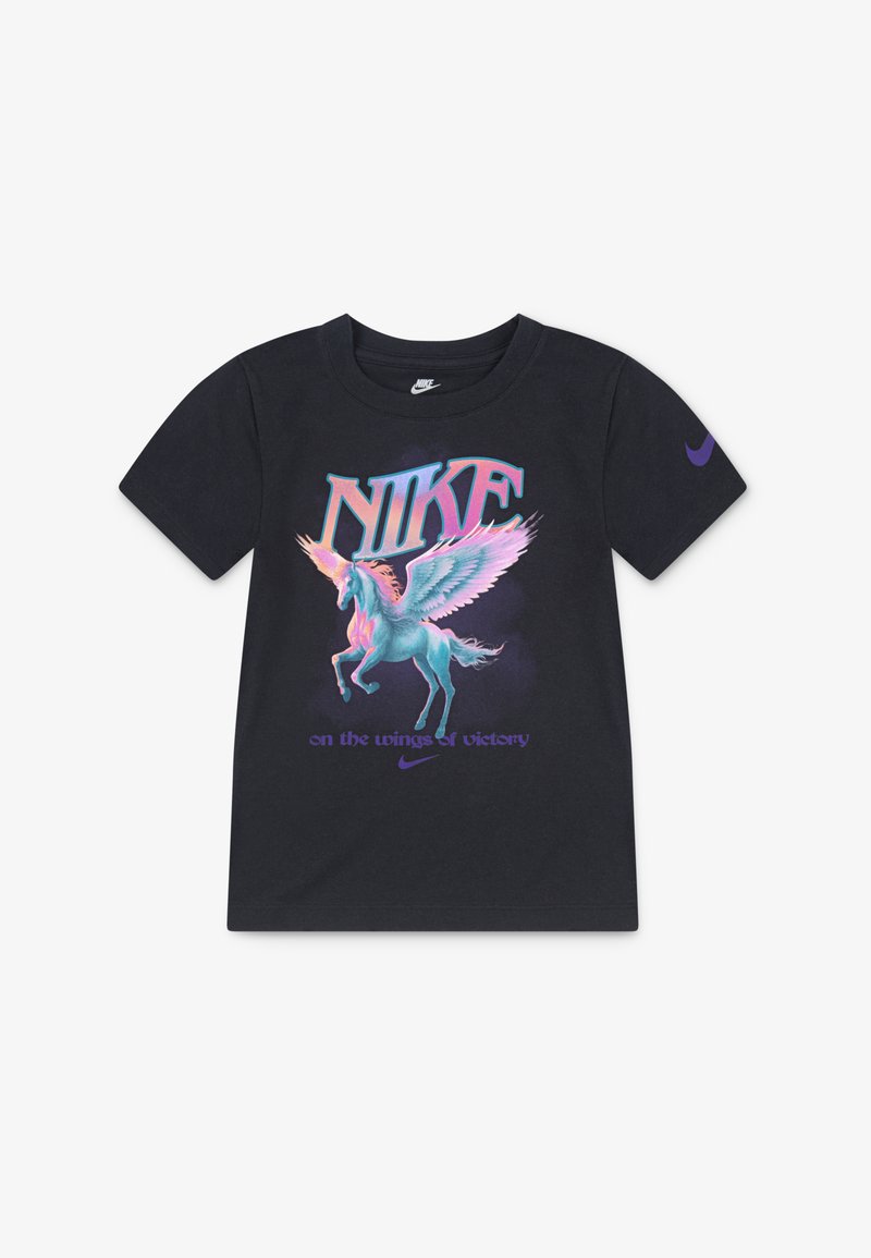 Nike Sportswear NKG PEGASUS TEE - Marškinėliai su spaudiniu - black