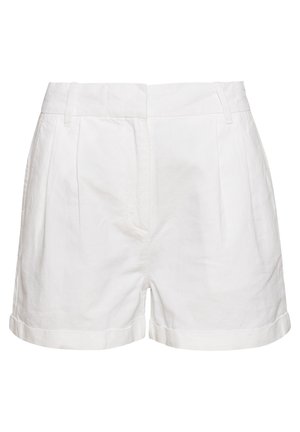 Hvide shorts med høj talje, bæltestropper, frontplisseringer, oprullede kanter og skjult forlukning.