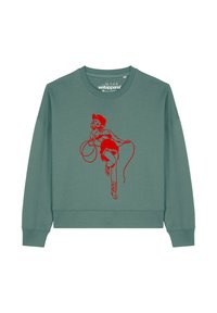 Grüner Sweatshirt mit Rundhalsausschnitt und gerippten Manschetten, das eine rote grafische Illustration einer Person mit einem Lasso zeigt. Weicher Stoff, lässiges Design.