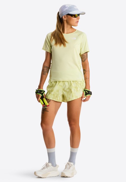 The North Face SUNRISER SS - Camiseta básica - lemon mist — photo 2