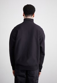 Thumbnail Image 4
