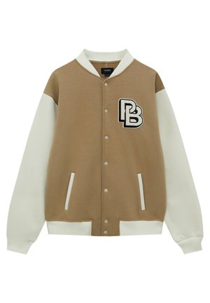 Beżowo-biała kurtka typu varsity z napami, dwie przednie kieszenie, prążkowany kołnierz i mankiety, z czarno-białym logo "PB" na piersi.