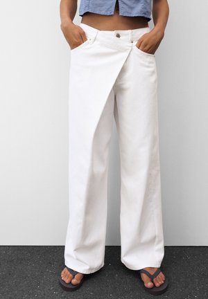 PULL&BEAR, WITH CROSSOVER WAIST - BAGGY JEANS - Jean baggy - white