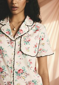Cath Kidston SET - Pyžamová súprava - ecru icon bunches