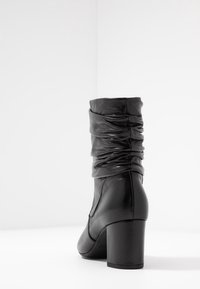 Peter Kaiser Stiefelette - black