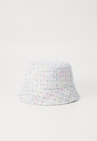 Bøttehatt laget av teksturert stoff, med et flerfarget pastellmønster. Rund topp med en bred, fleksibel skjerm.