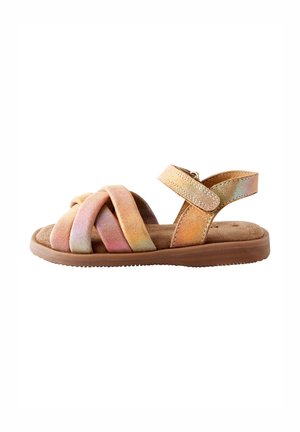 Sandalen met meerdere zachte, meerkleurige suède bandjes; voorzien van een bruine rubberen zool en een verstelbare enkelband voor comfort.