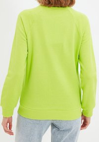 Trendyol Sudadera - green