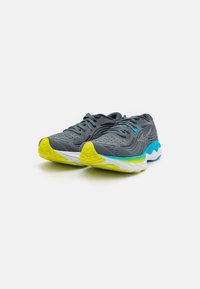 Mizuno WAVE SKYRISE 4 - Hardloopschoenen voor op de weg - stormy weather/pearl blue/jet blue