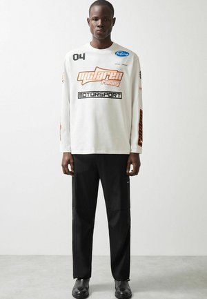 Bluză cu mânecă lungă - white