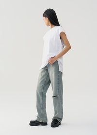 Thumbnail Image 6