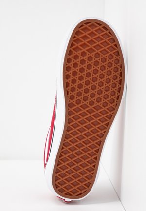 Sneakers - red