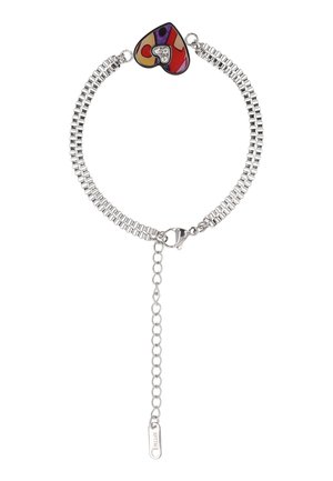 Srebrna bransoletka na łańcuszku z regulowanym zapięciem i kolorowym zawieszką w kształcie serca, z mniejszym sercem z kryształków w środku.