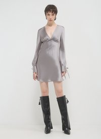 Calliope COURTE AVEC NŒUDS - Freizeitkleid - gris