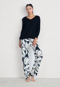 LASCANA VD PYJAMA SET - Pyjama - black