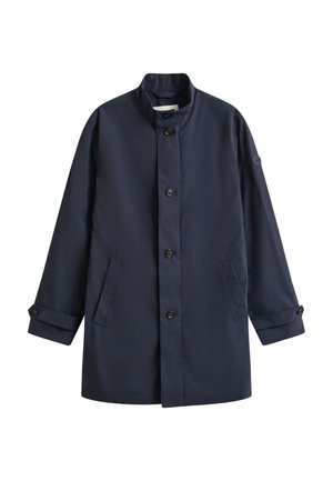 Cappotto blu navy di media lunghezza con collo a listino, chiusura con bottoni, tasche laterali e polsini con bottoni, disteso su sfondo bianco.