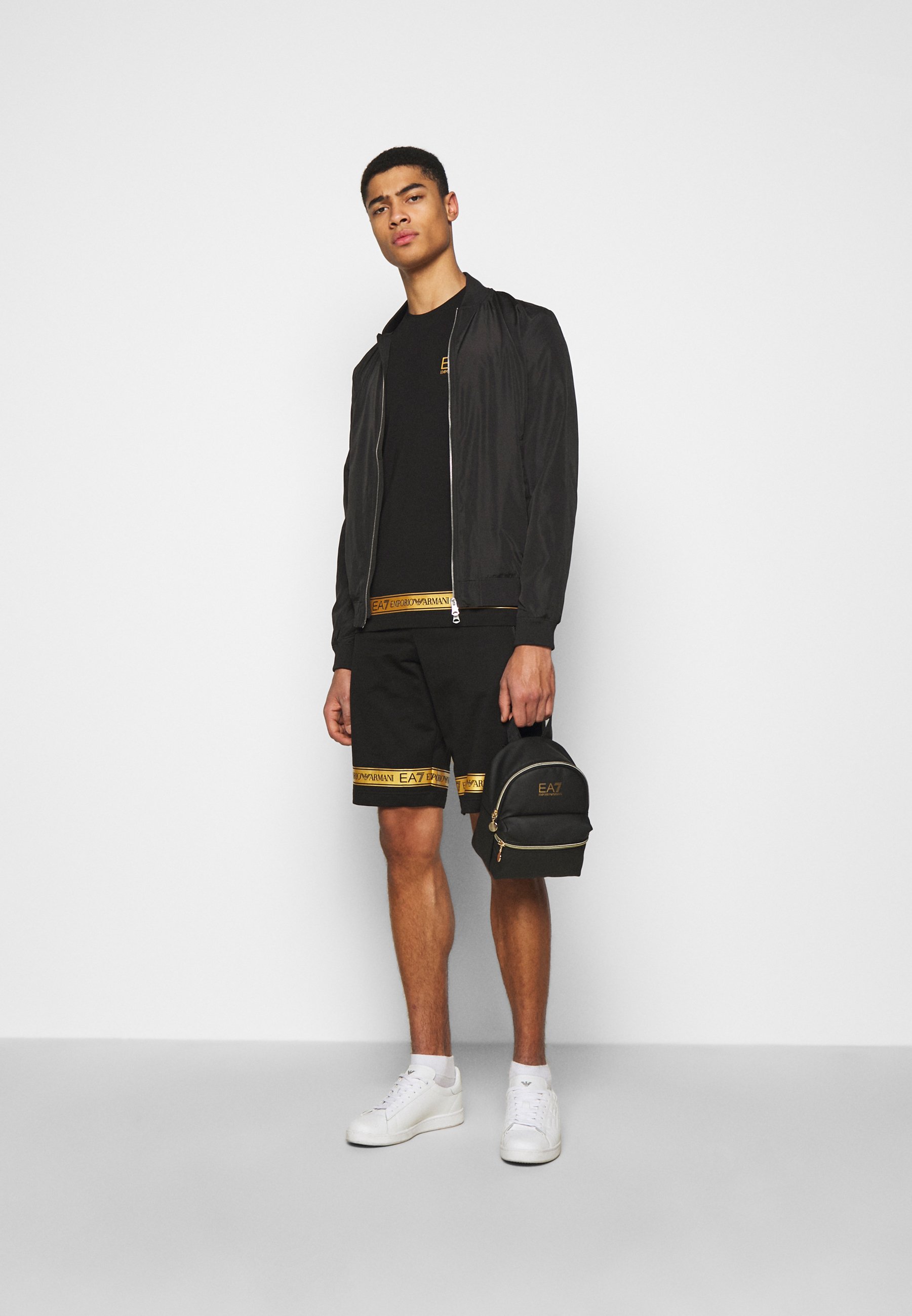 EA7 Emporio Armani T-shirt con stampa - black/gold/nero - Zalando.it