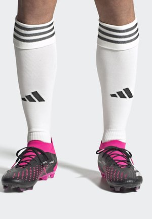adidas Performance PREDATOR ACCURACY 1 ARTIFICIAL GRASS  - Botines de fútbol para terreno firme - core black/cloud white/team shock pink