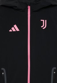 adidas Performance JUVENTUS COMPETITION TECH TRAVEL JACKET KIDS UNISEX - Majica s kapuljačom i patentnim zatvaračem - black/bliss pink