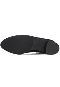 Zwarte schoenzool met een gladde, gestructureerde afwerking. Ronde vorm en platte hak. Geen zichtbare patronen of markeringen. Duurzaam rubber materiaal.