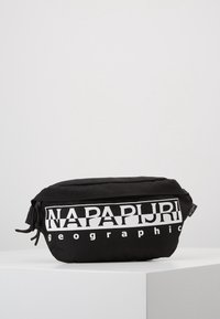 Černý zipový pouzdro vyrobené z odolného materiálu, s výrazným bílým logem "NAPAPIJRI" a elegantním, obdélníkovým designem s texturovaným povrchem.