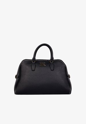 Borsa a tracolla in pelle nera texturizzata con due manici, cuciture bianche lungo i bordi e piccolo logo color oro al centro frontale.