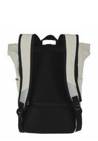Zaino con un davanti grigio chiaro e retro in rete nera; presenta spallacci imbottiti, tasche laterali e una maniglia superiore per il trasporto.