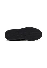 Semelle de chaussure en caoutchouc noir avec un motif de semelle en chevrons. Surface lisse avec une légère courbure au niveau du talon et une zone de pointe arrondie.