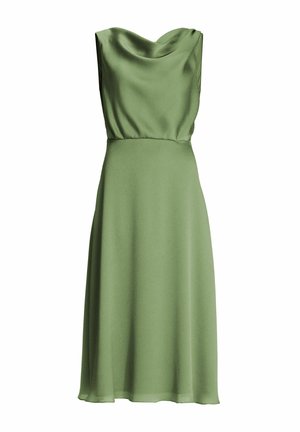 Grøn midikjole lavet af glat stof, med en cowl-halsudskæring, ærmeløs design og et flydende skørt, der falder blødt.