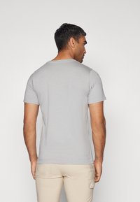 Columbia CSC™ SEASONAL LOGO TEE - Apdrukāts T-krekls - grey heather