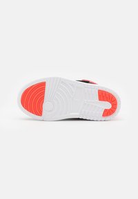 Jordan SKY JORDAN 1 - Sapatilhas de cano alto - black/infrared 23/white