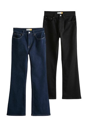 Zwei Paar Bootcut-Jeans, eine dunkelblaue und eine schwarze, flach liegend mit Vordertaschen, Gürtelschlaufen und Knopfverschlüssen dargestellt.