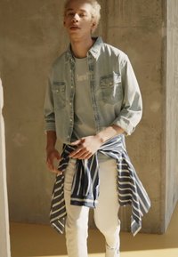 Levi's® RELAXED WESTERN - Camisa - blue icy