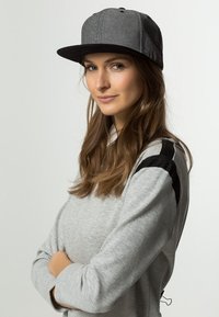 Flexfit Kšiltovka - black/black