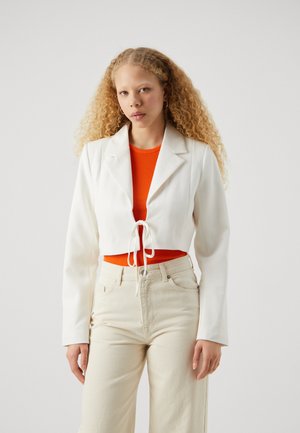 Vila Blazer Viher Bin Cropped - Giacca Elegante A Maniche 3/4 Con Spalle Imbottite, Taglio Largo E Colletto Fly-Away, 92% Poliestere E 8% Elastan, Perfetta Per Tutte Le Stagioni